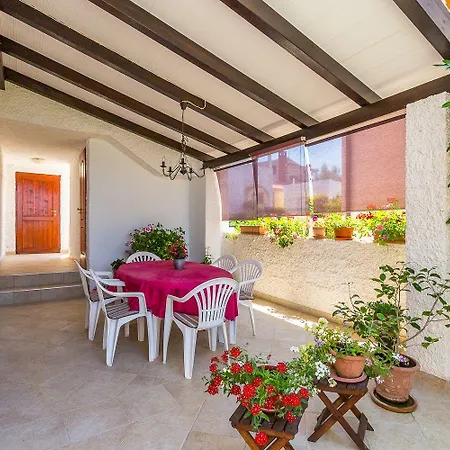 Eliana Apartmán